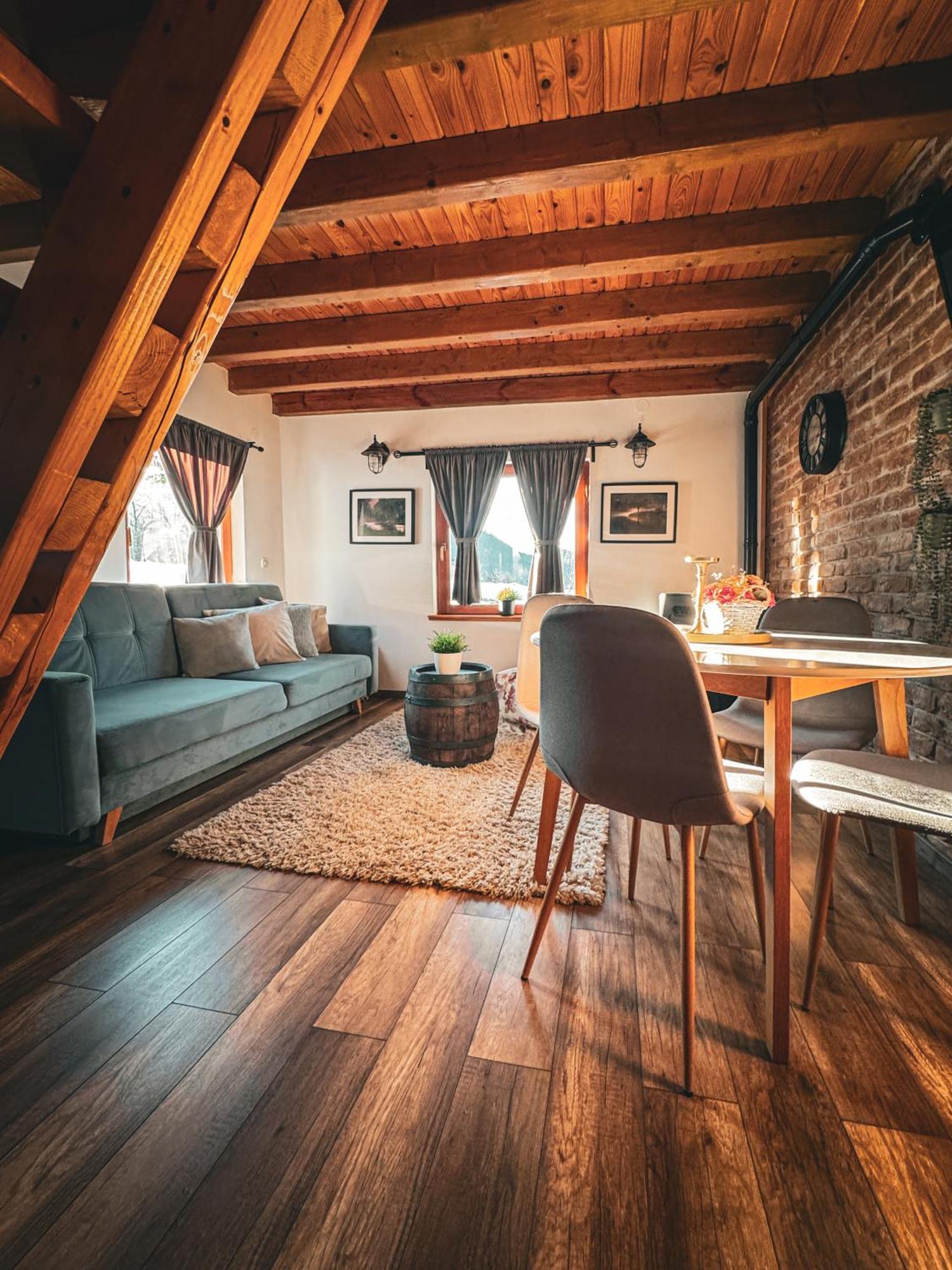 אוטוצאץ Woodenhouse With Two Apartments מראה חיצוני תמונה