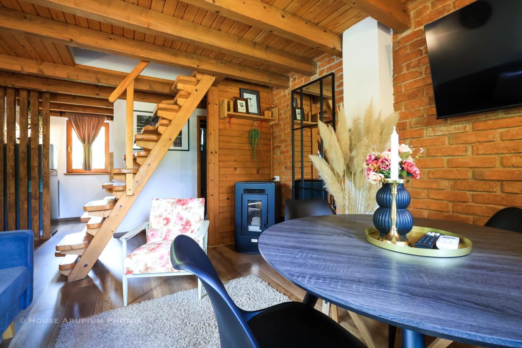 אוטוצאץ Woodenhouse With Two Apartments מראה חיצוני תמונה