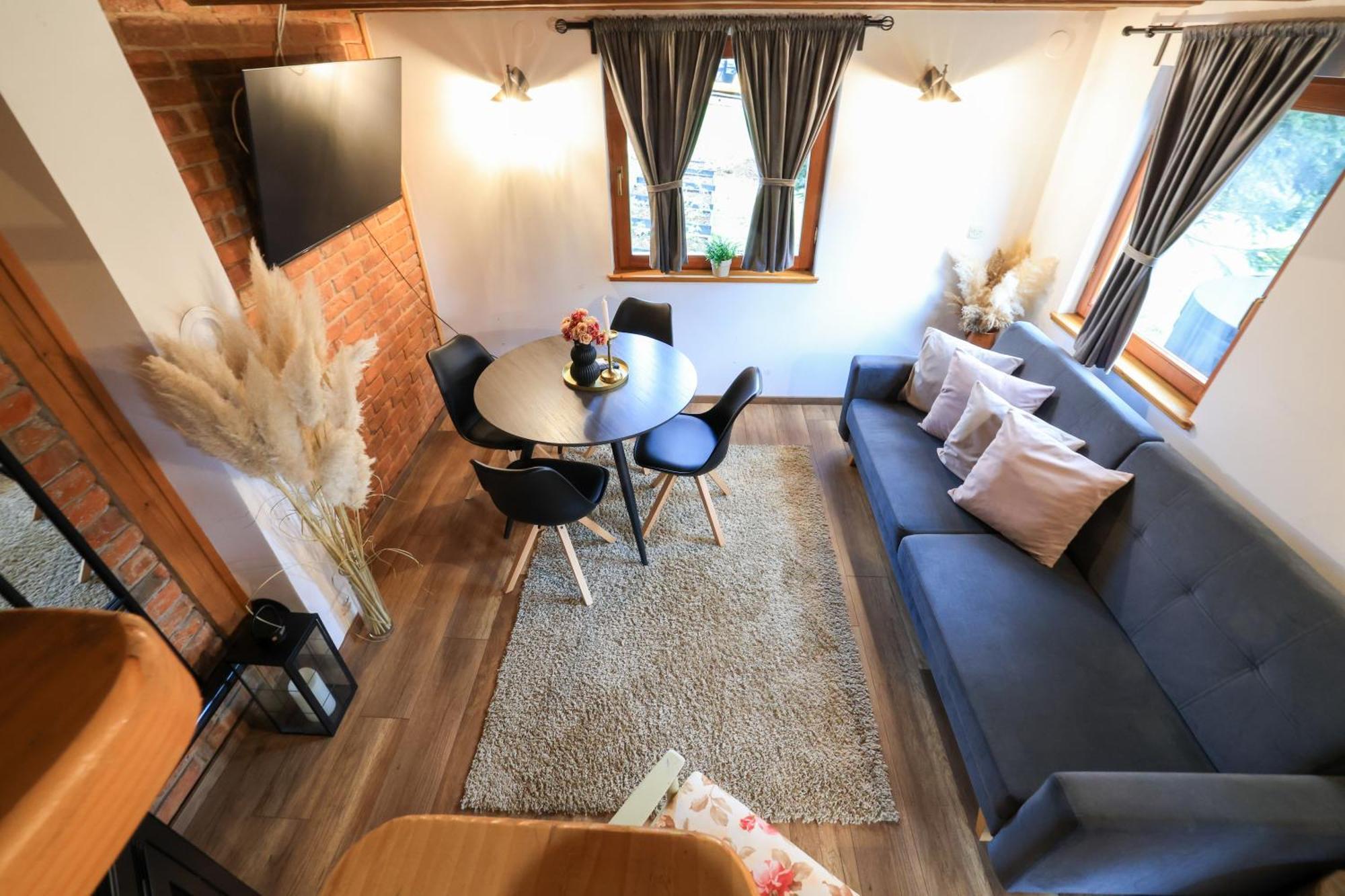 אוטוצאץ Woodenhouse With Two Apartments מראה חיצוני תמונה