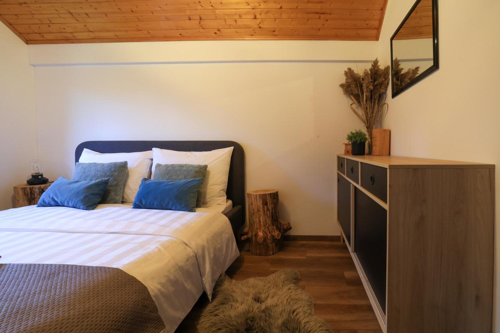 אוטוצאץ Woodenhouse With Two Apartments מראה חיצוני תמונה