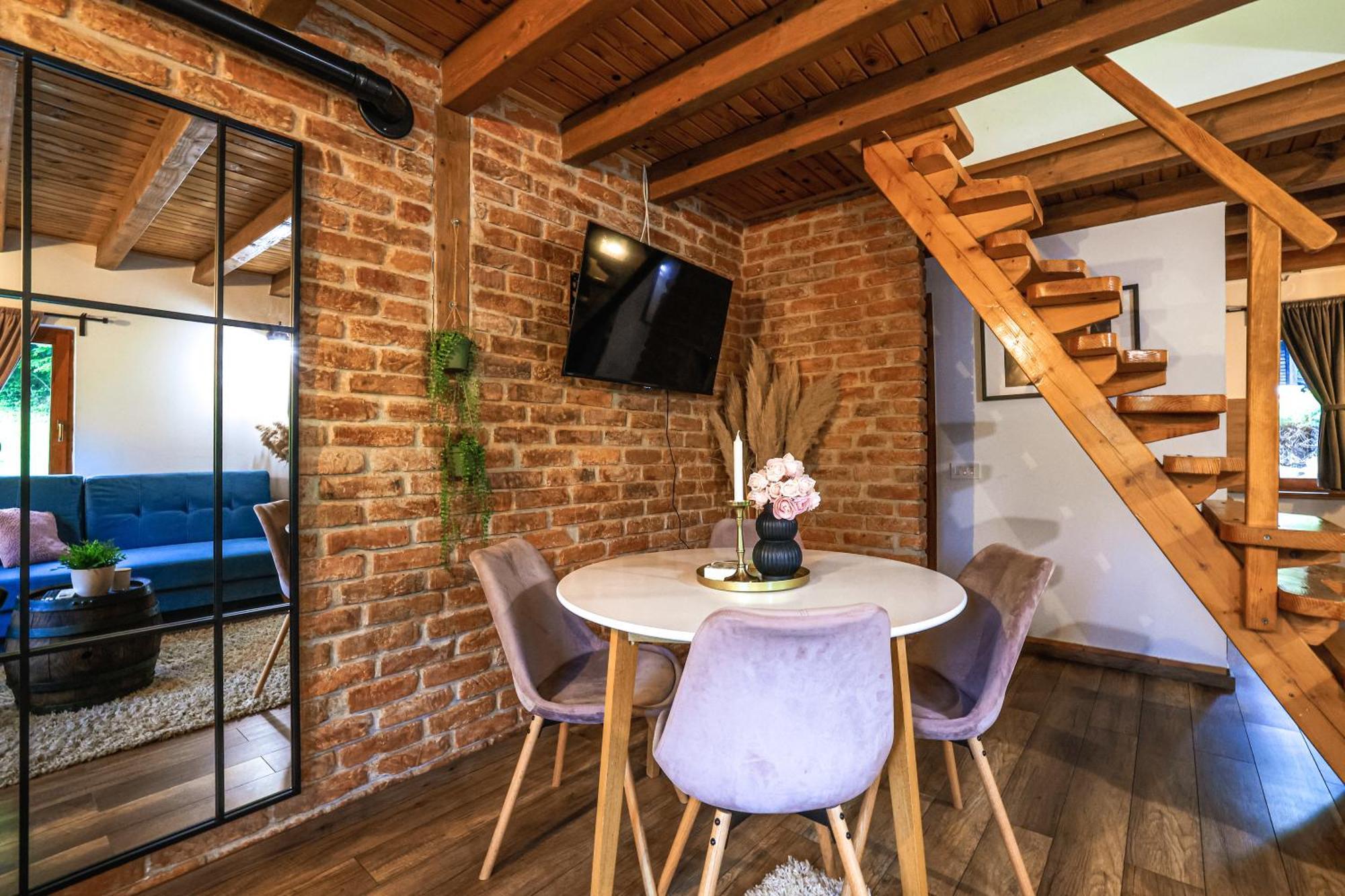 אוטוצאץ Woodenhouse With Two Apartments מראה חיצוני תמונה
