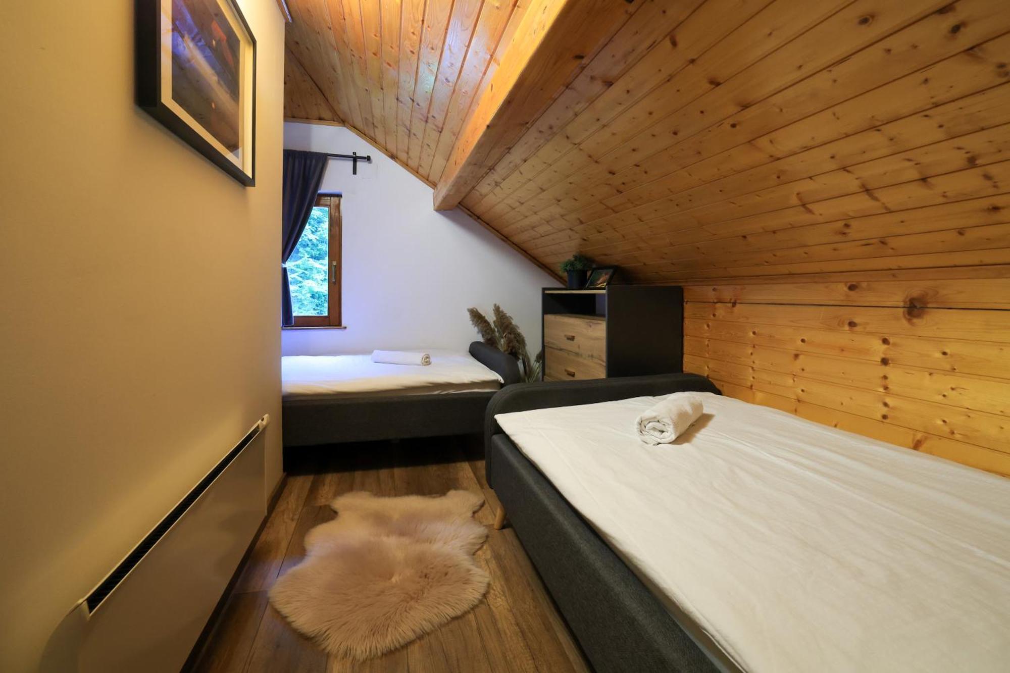 אוטוצאץ Woodenhouse With Two Apartments מראה חיצוני תמונה